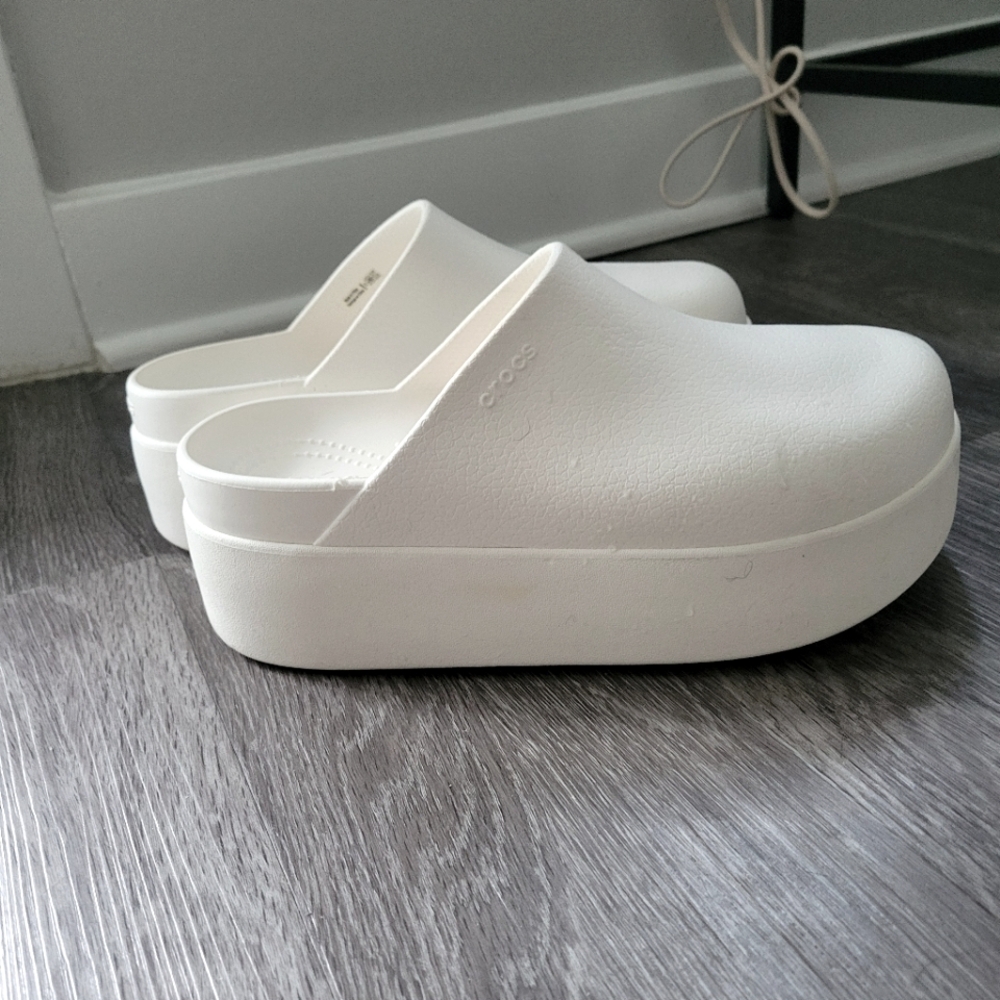 Platform crocs